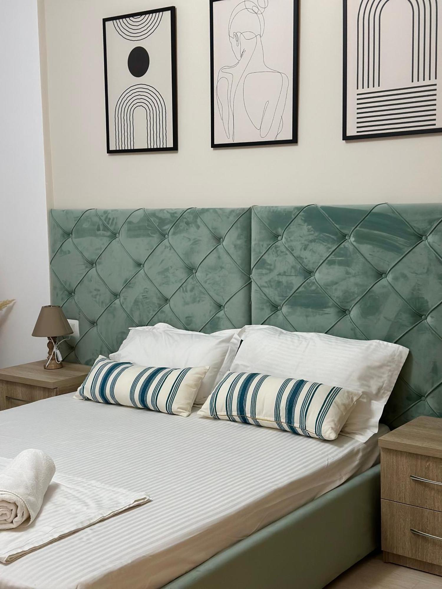 Vlorë Lungomare Luxury Sea View Apartaments מראה חיצוני תמונה