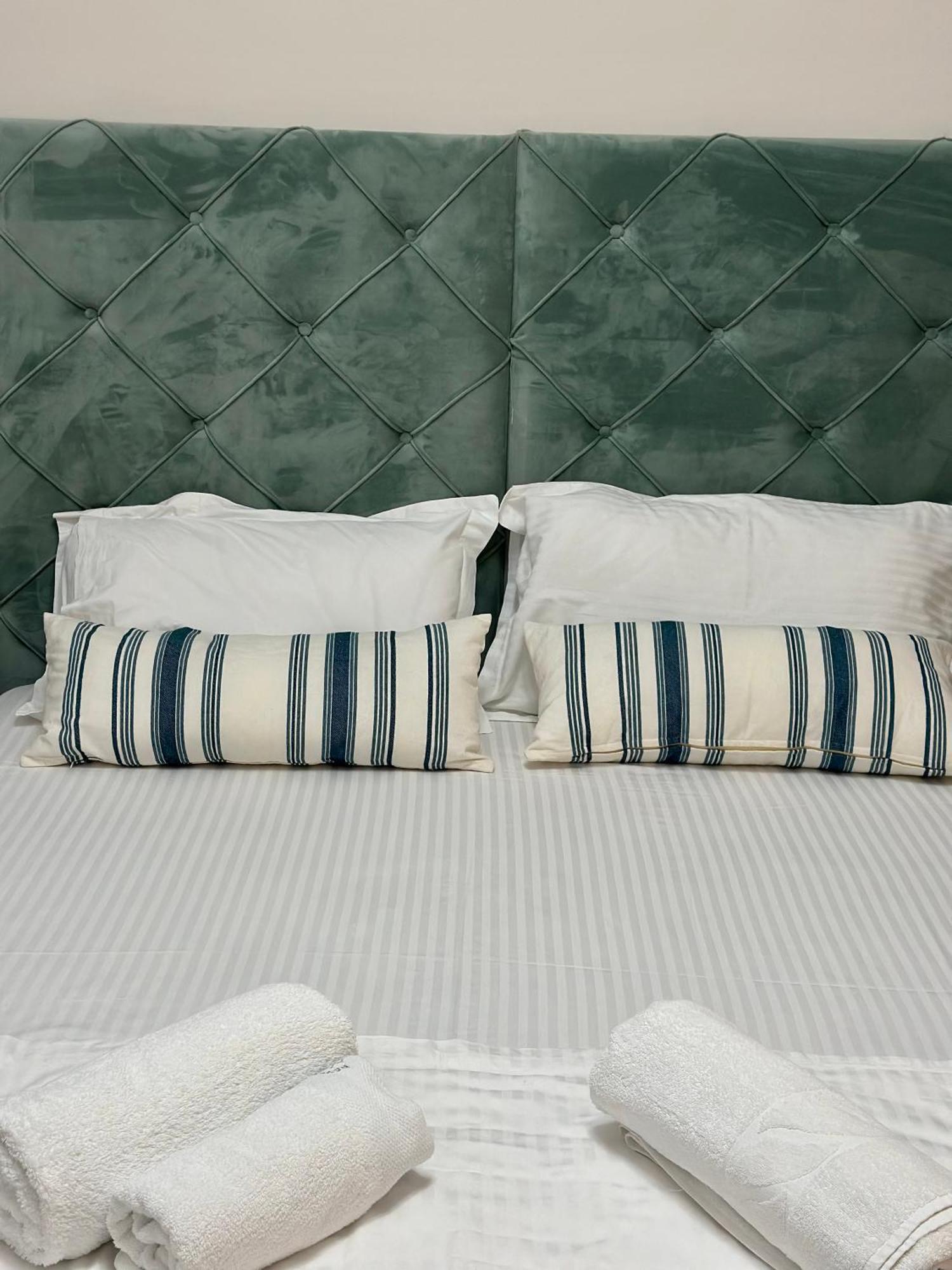 Vlorë Lungomare Luxury Sea View Apartaments מראה חיצוני תמונה