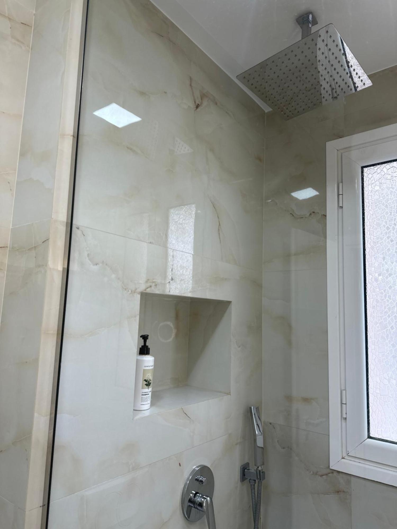 Vlorë Lungomare Luxury Sea View Apartaments מראה חיצוני תמונה